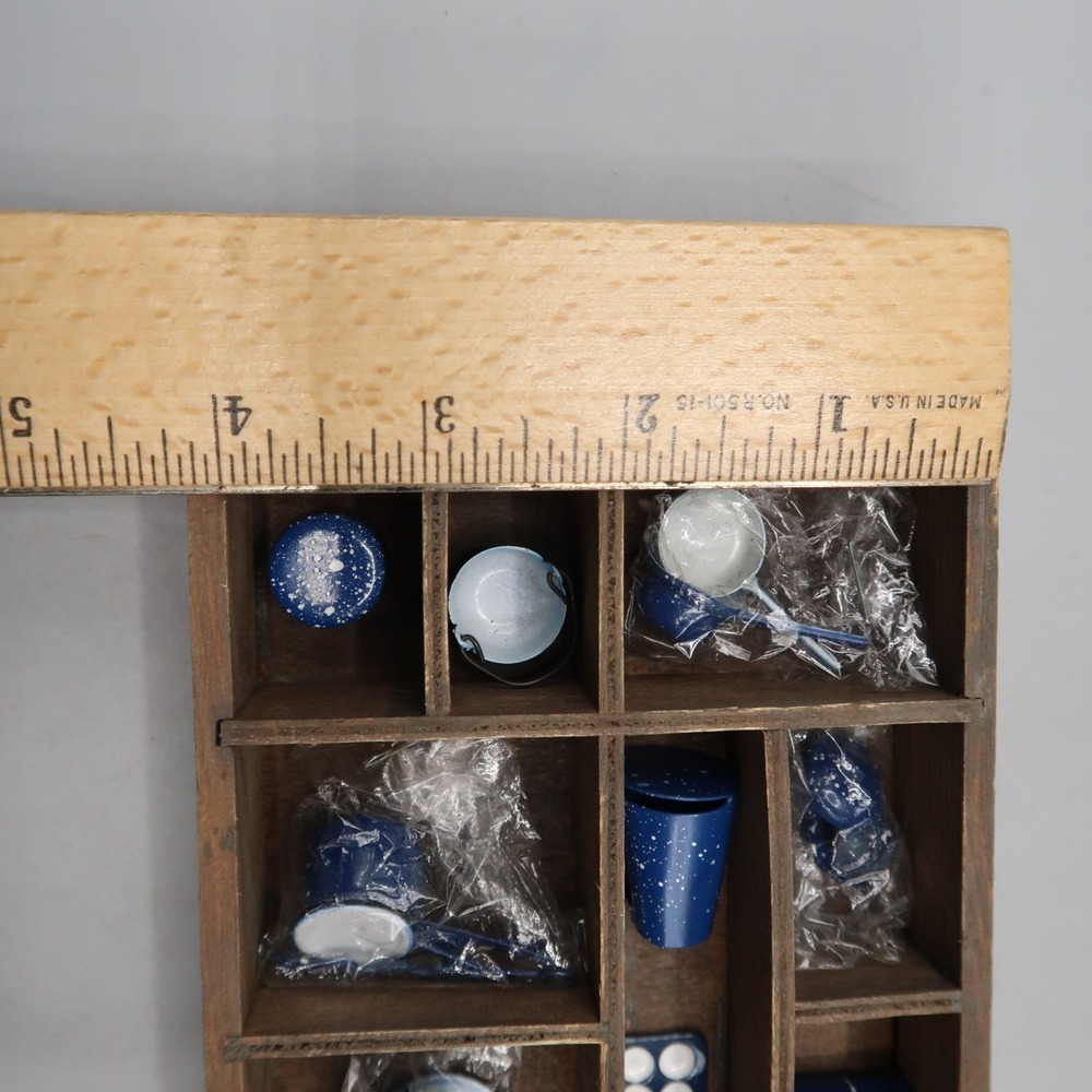 Dollhouse Miniatures China Shelf Case with Attached Blue Enamel Cookware Set - Picture 2 of 4